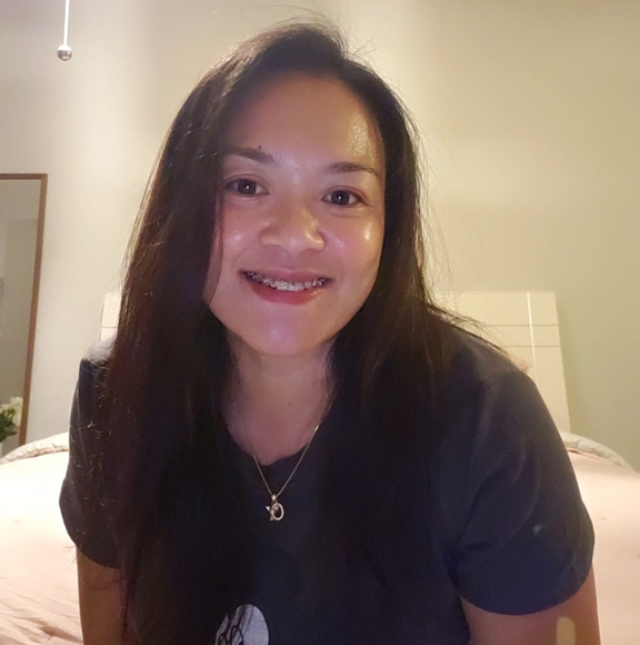 Meet your Posher, Alixa - Picture 1 of 1